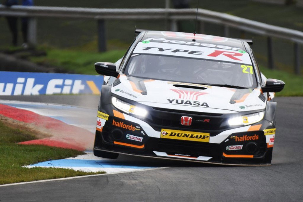 BTCC Knockhill: Jordan to 'weigh up risks' from third